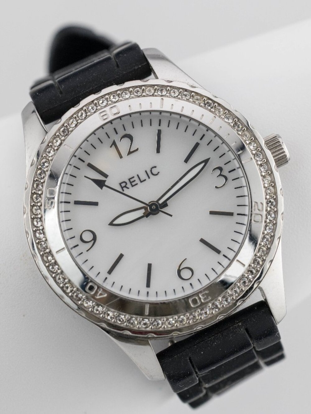 Relic ZR11904 Crystal Bezel Quartz Analog Women's Watch New Battery